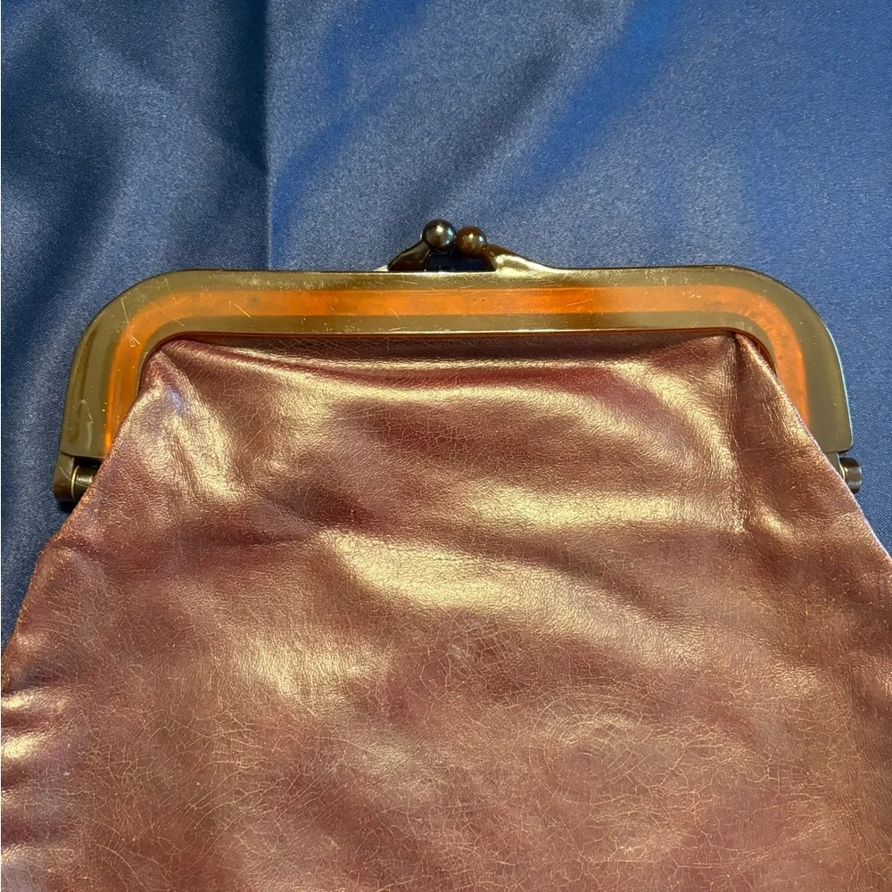 SOLD Vintage Burgundy Leather and Acrylic Tortoise Shell Clutch, with Kiss Clasp - Picture 3 of 13
